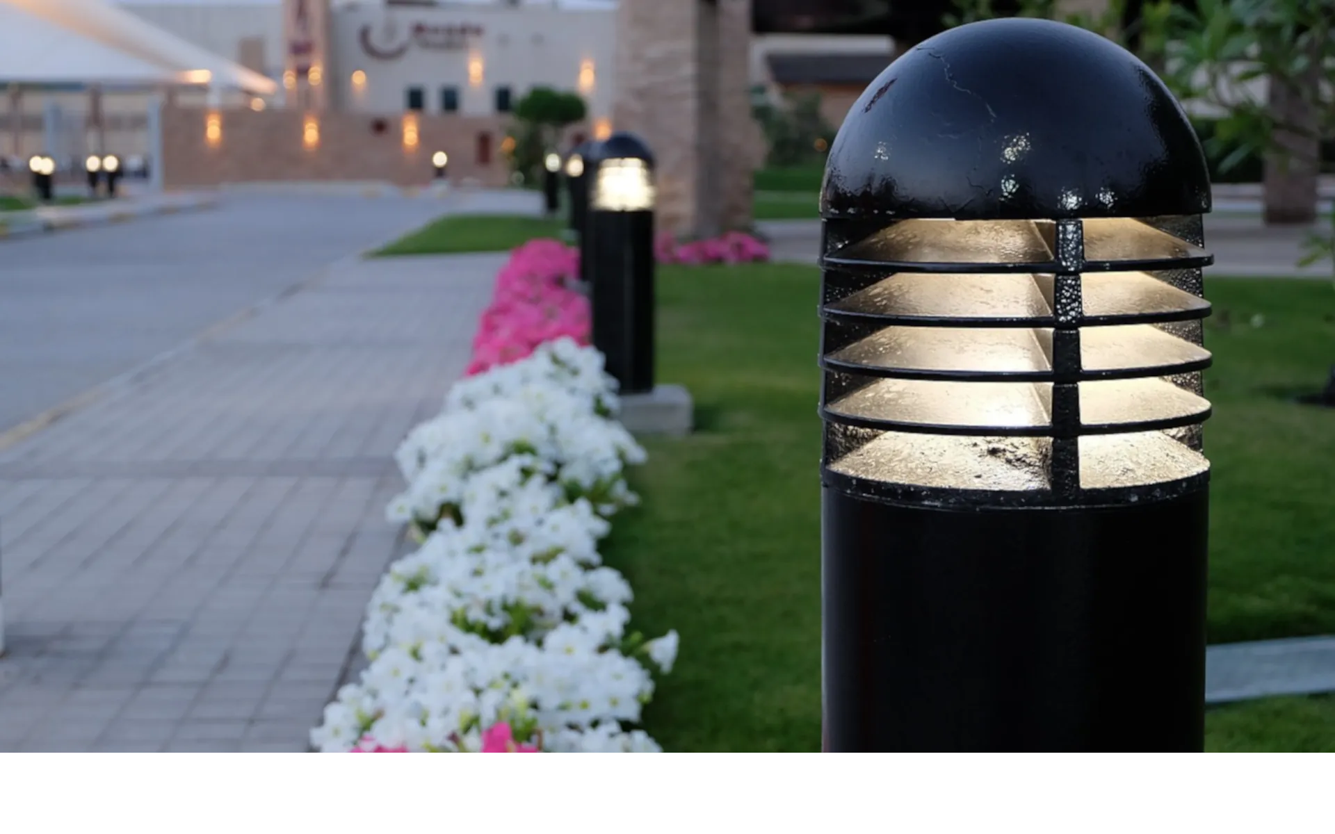 Oświetlenie zewnętrzne a oszczędność: wybór efektywnych rozwiązań